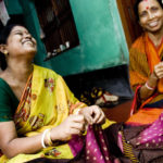 mujeres indias trabajando en comercio justo