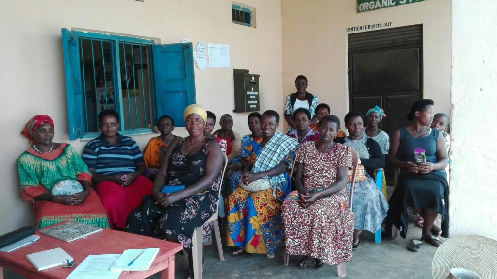 Mujeres cooperativa café comercio justo Uganda ACPCU