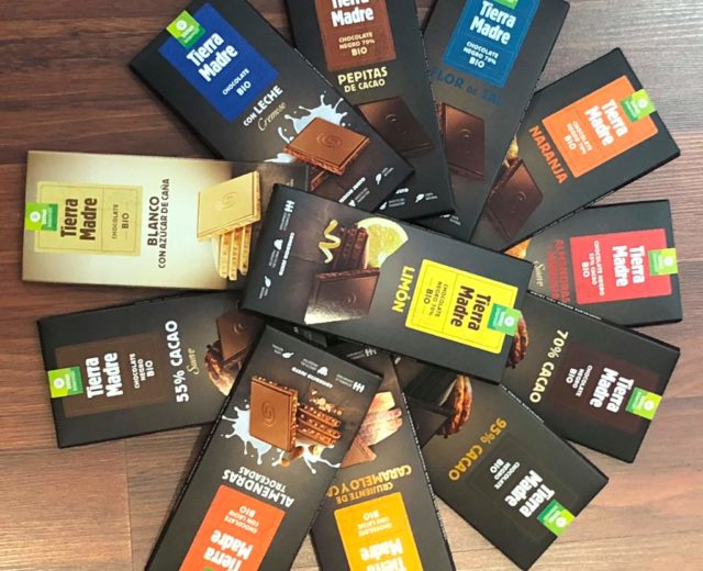 selección de tabletas de chocolate Tierra Madre de Comercio Justo de Oxfam Intermón