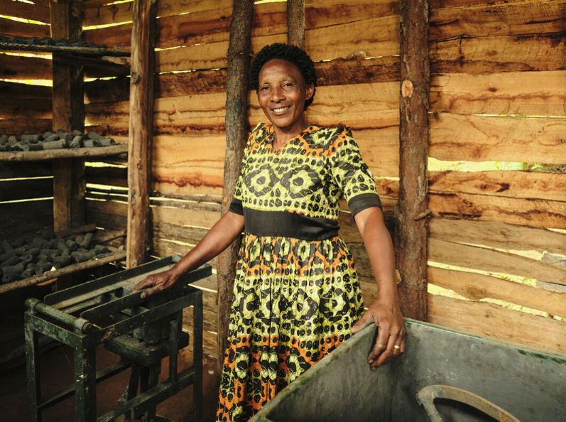 foto cocinas eficientes en Uganda